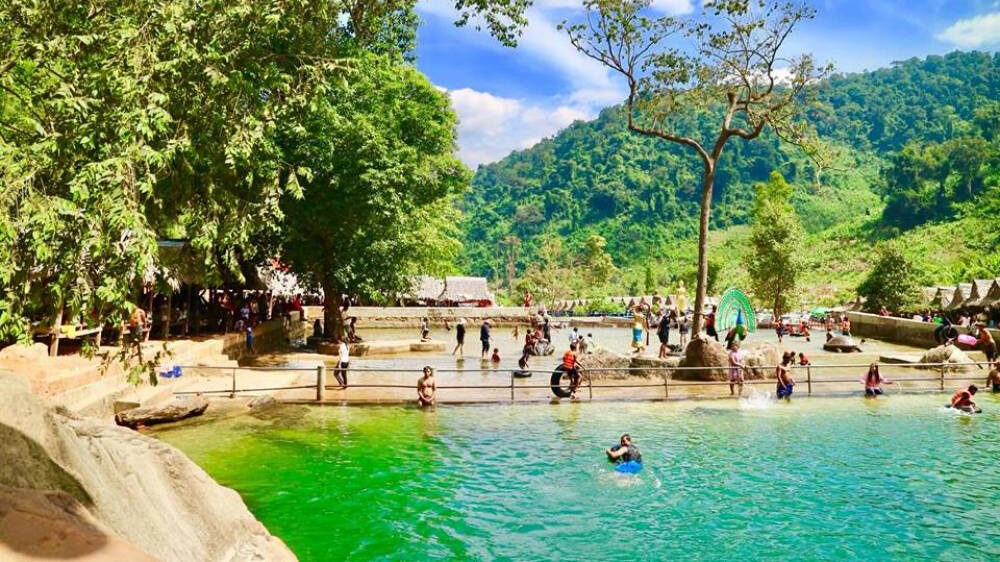 រមណីយដ្ឋានទឹកធ្លាក់ថ្មតាដាសច្ចំ ខេត្តកំពត 5 image 1 47 edited