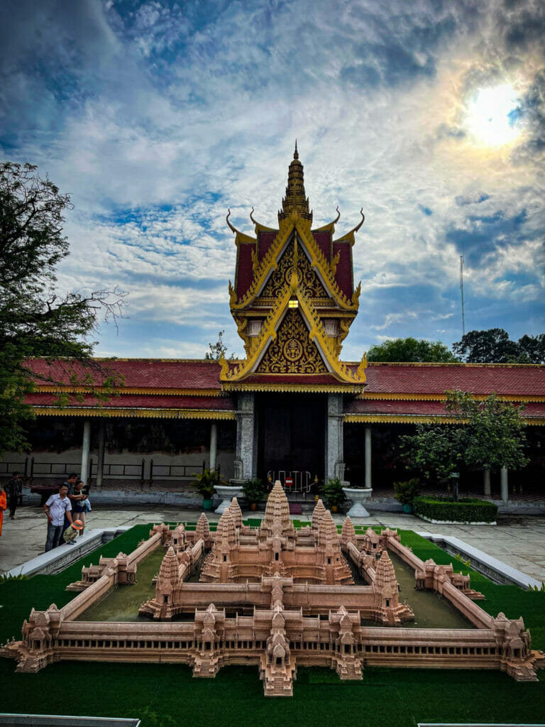 ព្រះបរមរាជវាំង រាជធានីភ្នំពេញ 5 image 3
