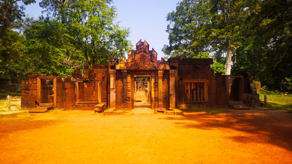 ប្រាសាទបន្ទាយស្រី (តំបន់ប្រាសាទដទៃទៀត) ខេត្តសៀមរាប 3 ប្រាសាទបន្ទាយស្រី ១